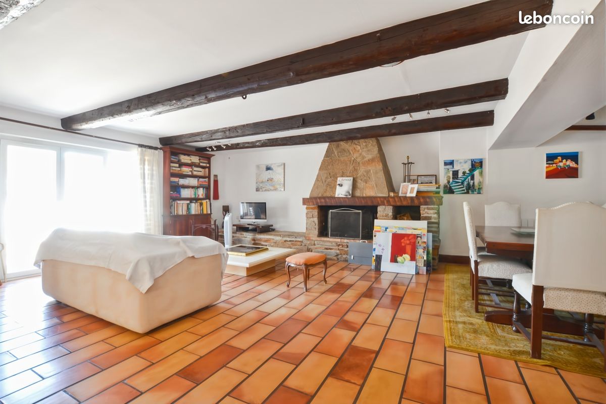 Maison 6 pièces 180 m² · à Causses-Et-Veyran · 180 m² · 210 000 €