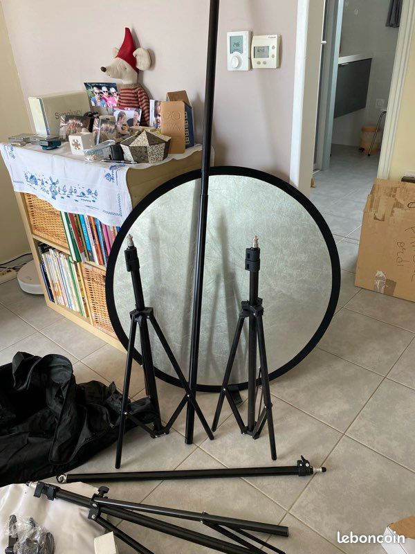Studio photo (image 3)