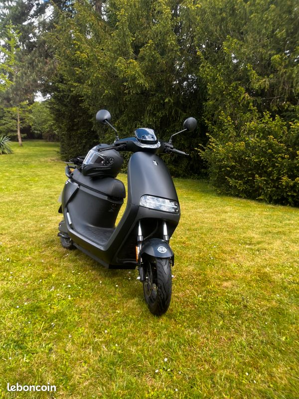 Vend scooter électrique quasi neuf (image 2)