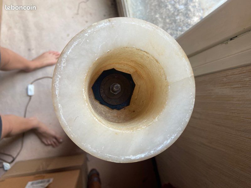 Lampe colonne en marbre (image 2)