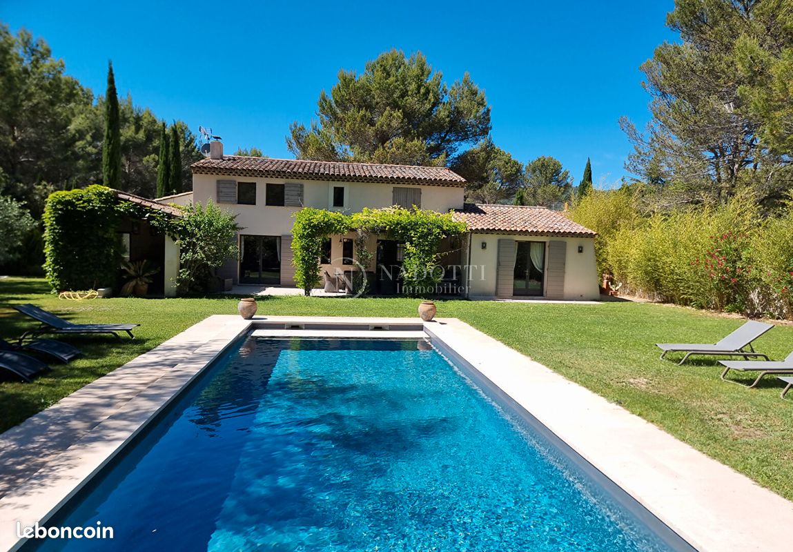 Maison 8 pièces 190 m² · à Lourmarin · 190 m² · 1 350 000 €