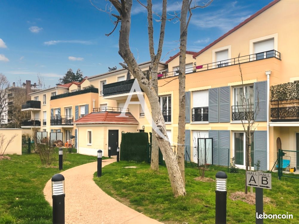 Appartement 1 pièce 28 m² · à Bois-d'Arcy · 28 m² · 158 000 €