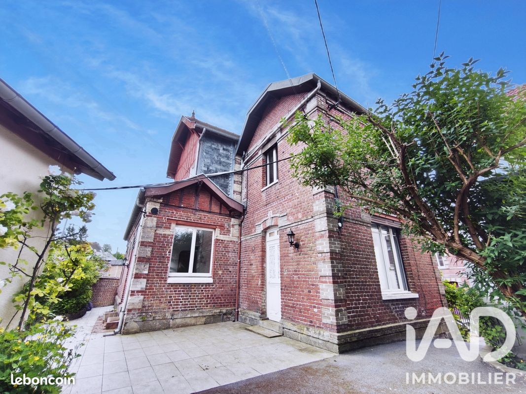 Maison 8 pièces 118 m² · à Neufchâtel-en-Bray · 118 m² · 204 000 €