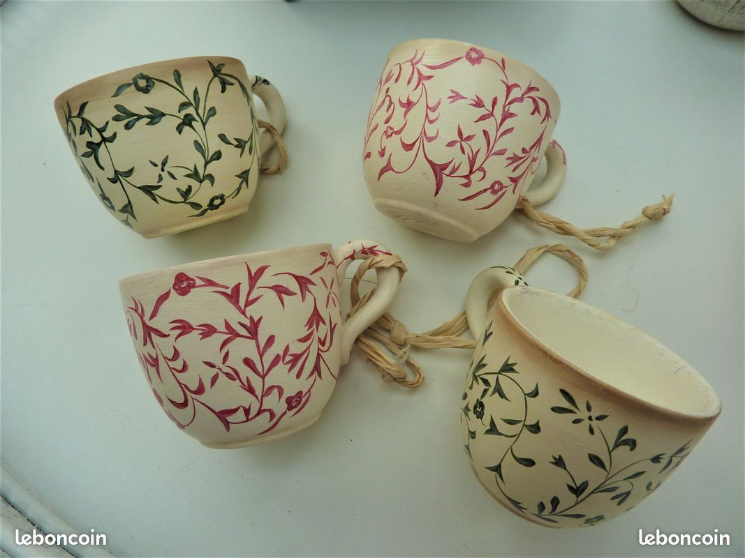 4 petites tasses déco de Noel en céramique (image 1)