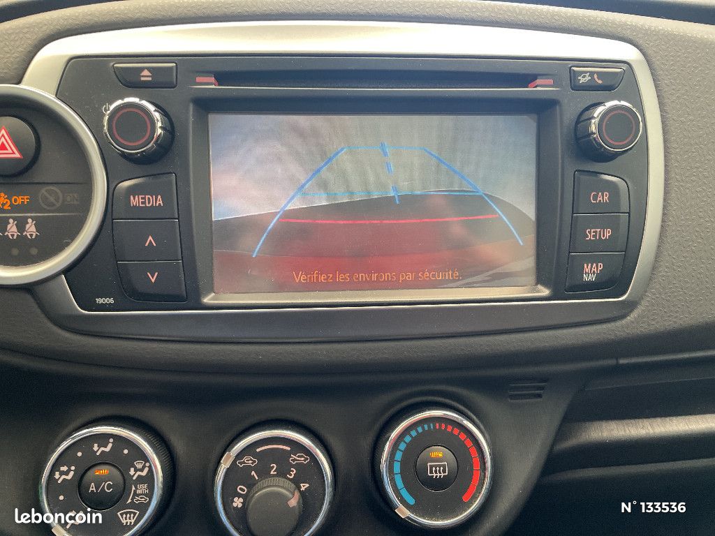 Toyota Yaris 100 VVT-i Style CVT (image 13)