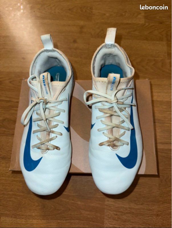 Crampon Nike de football (image 2)