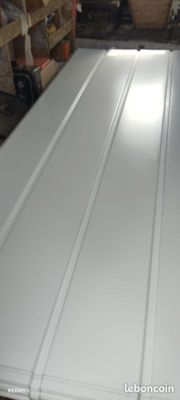 Stock limité: Tôles acier laqué neuves 63/100 4.90 le m² blanches face interne gris-beige clair à l'extérieur 2.45x1 mètres ou 2.25 x 1 (image 3)