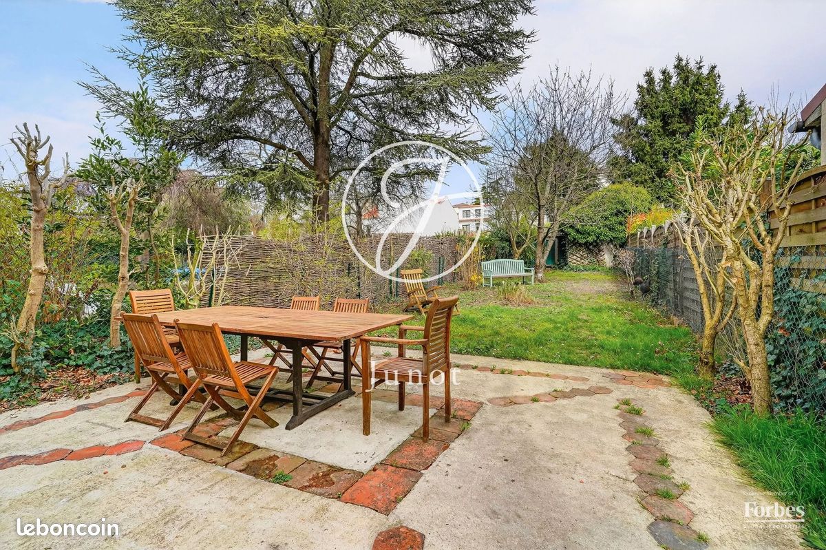 Maison 7 pièces 183 m² · à Rueil-Malmaison · 183 m² · 1 100 000 €