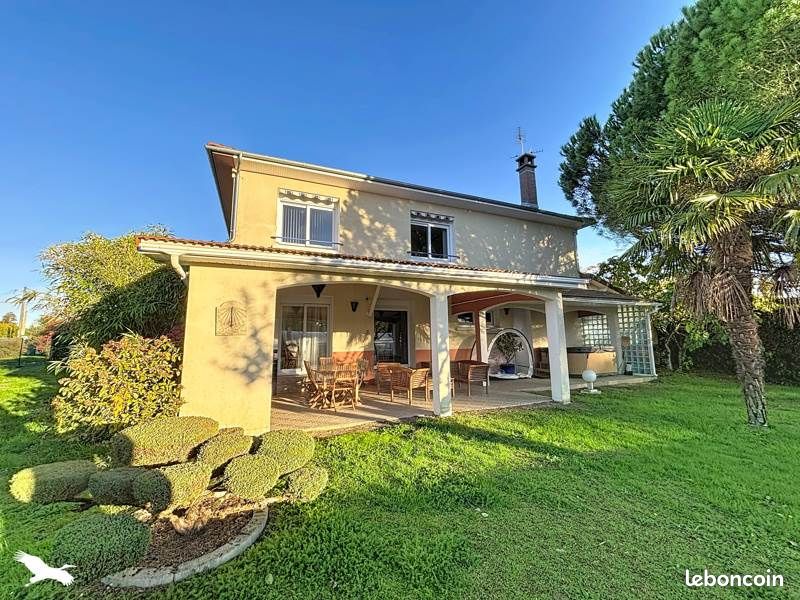 Maison 7 pièces 181 m² · au Vigen · 181 m² · 317 700 €