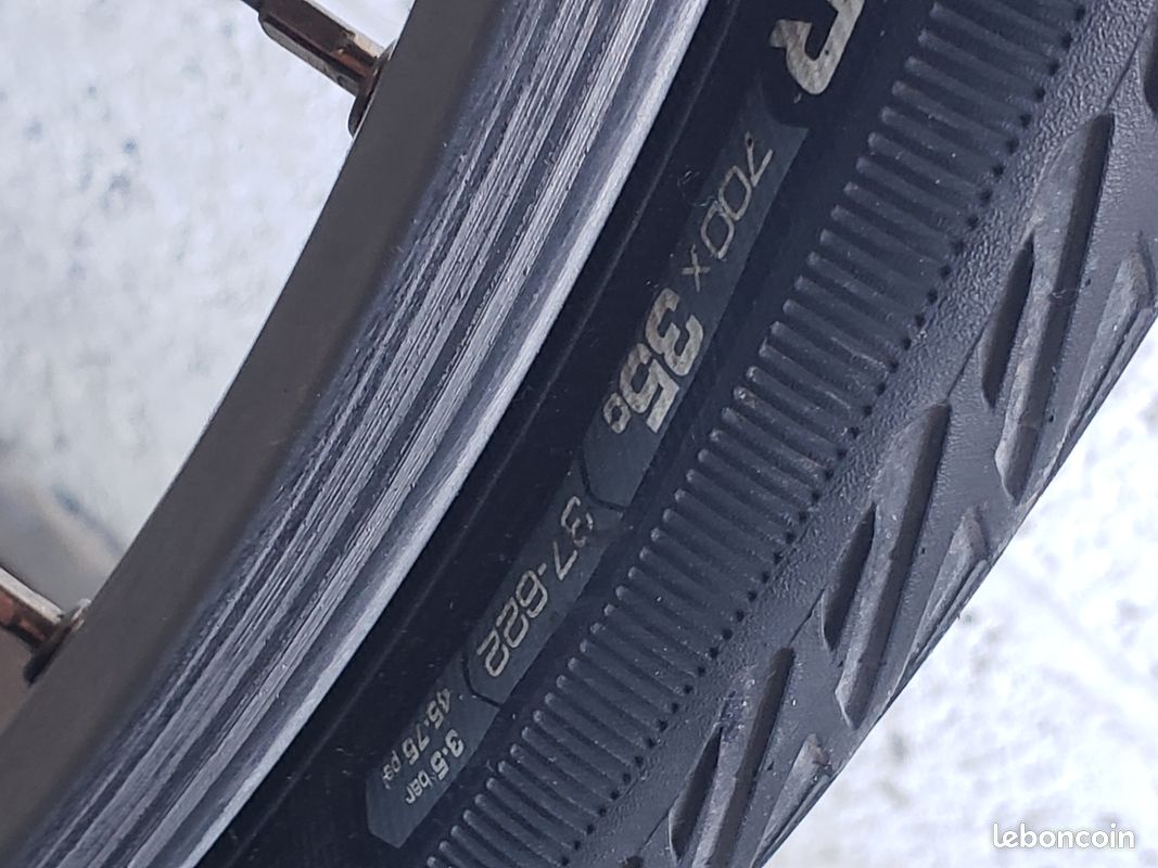 Pneu vtc/urbain 700x38 tr Deli blue way anticrevaison 2.5mm noir s-161 (40-622) DELI TIRE