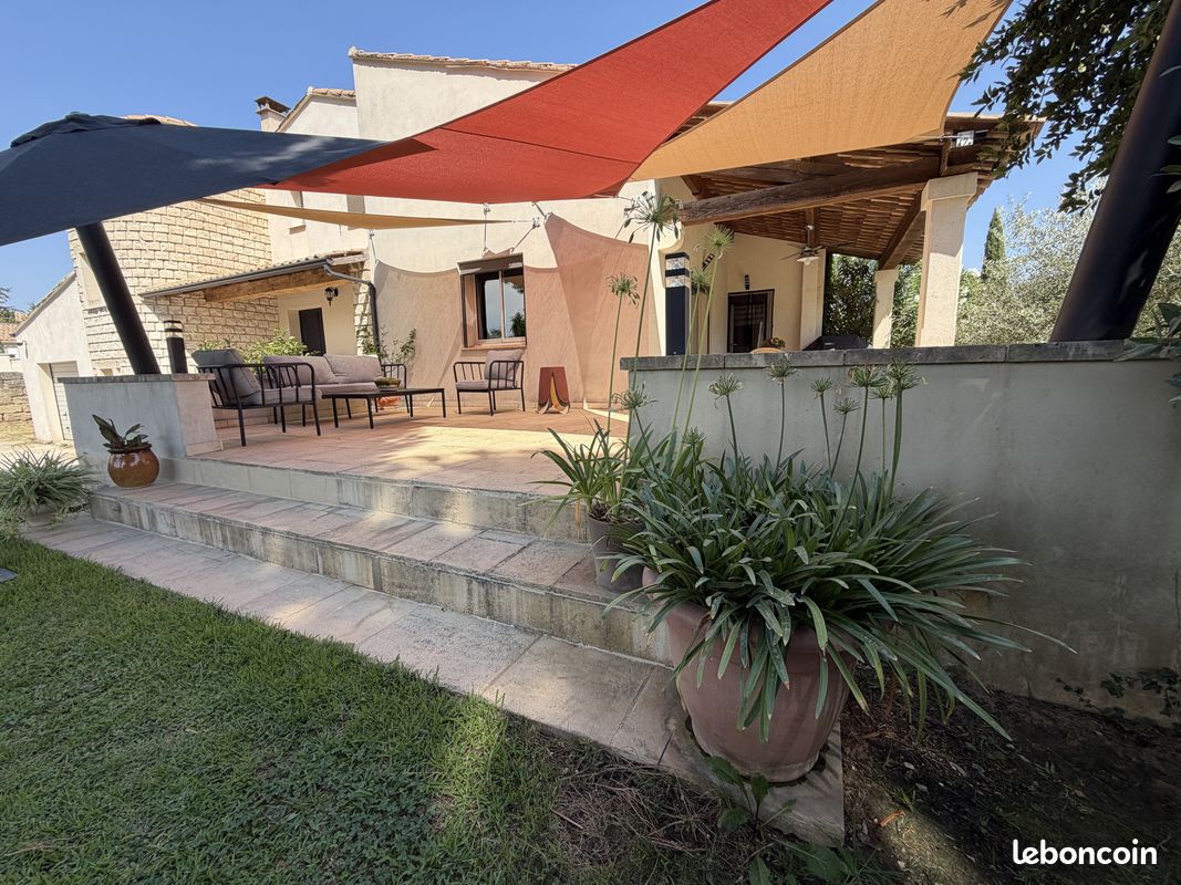 Maison 6 pièces 155 m² · à Saint-Quentin-la-Poterie · 155 m² · 739 000 €