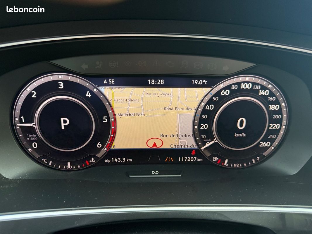 VOLKSWAGEN Tiguan 2.0 TDI 150ch Carat Toit Ouvrant Hayon Electrique Garantie 12 mois (image 13)