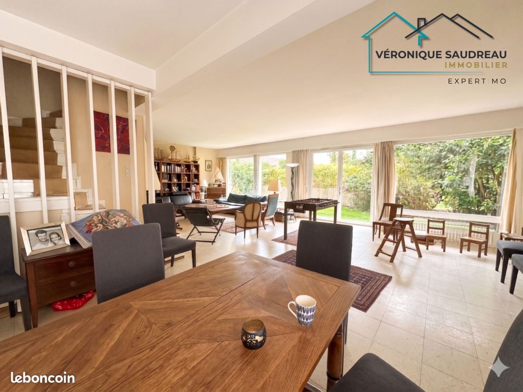 Maison 9 pièces 186 m² · à Le Chesnay-Rocquencourt · 186 m² · 4 000 €