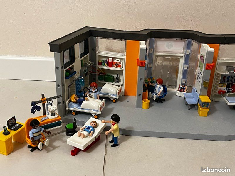 Lot Playmobil clinique équipée docteur 70191 70034 70196 Jeux