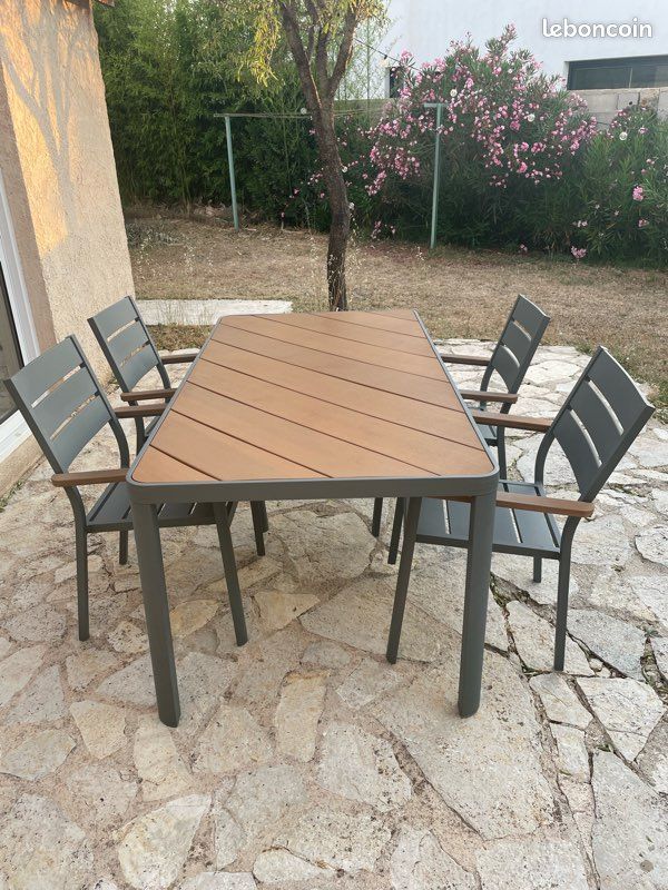Table jardin + 4 chaises (image 1)