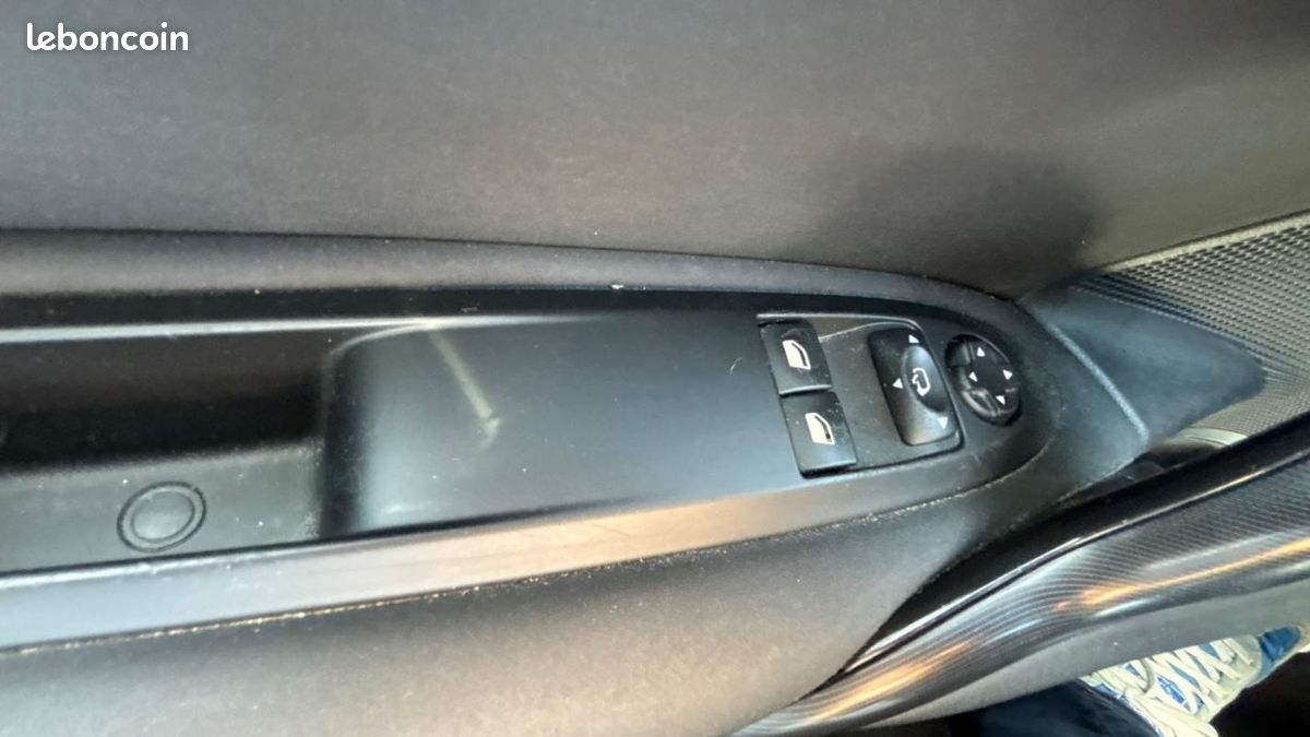 Citroën DS4 e-HDi 115 So Chic ETG6 (image 26)
