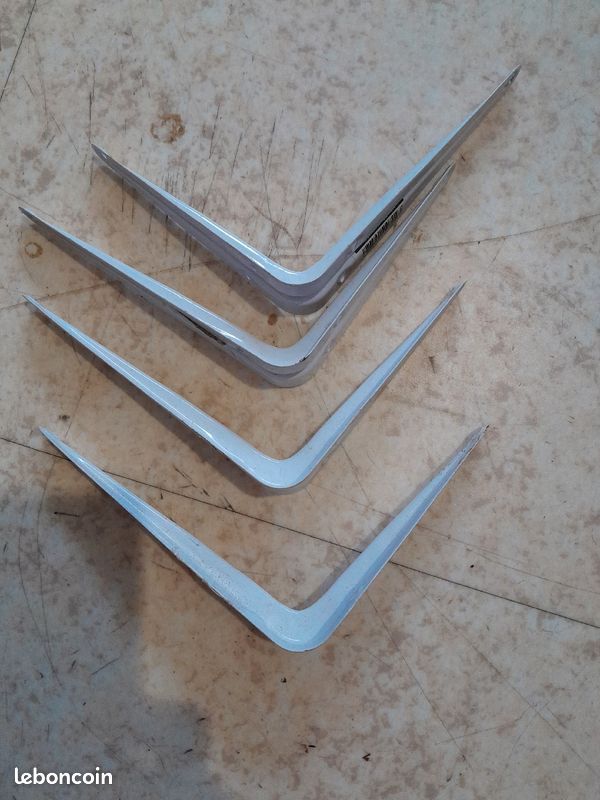 Lot de 4 equerre métallique pour etagere mural (image 1)