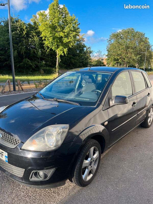 Ford Fiesta (image 1)
