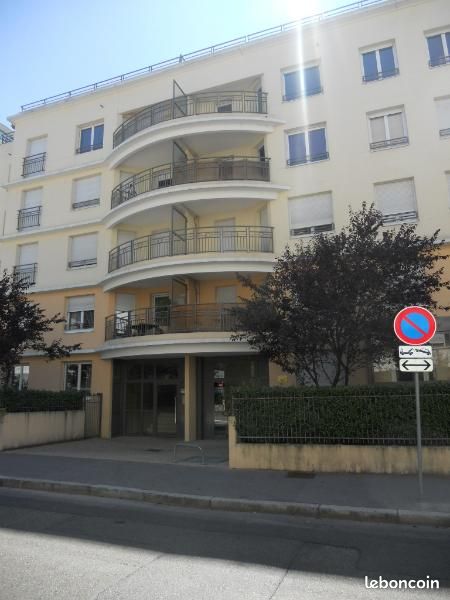 Parking 12 m² · à Villeurbanne · 12 m² · 92 €/mois
