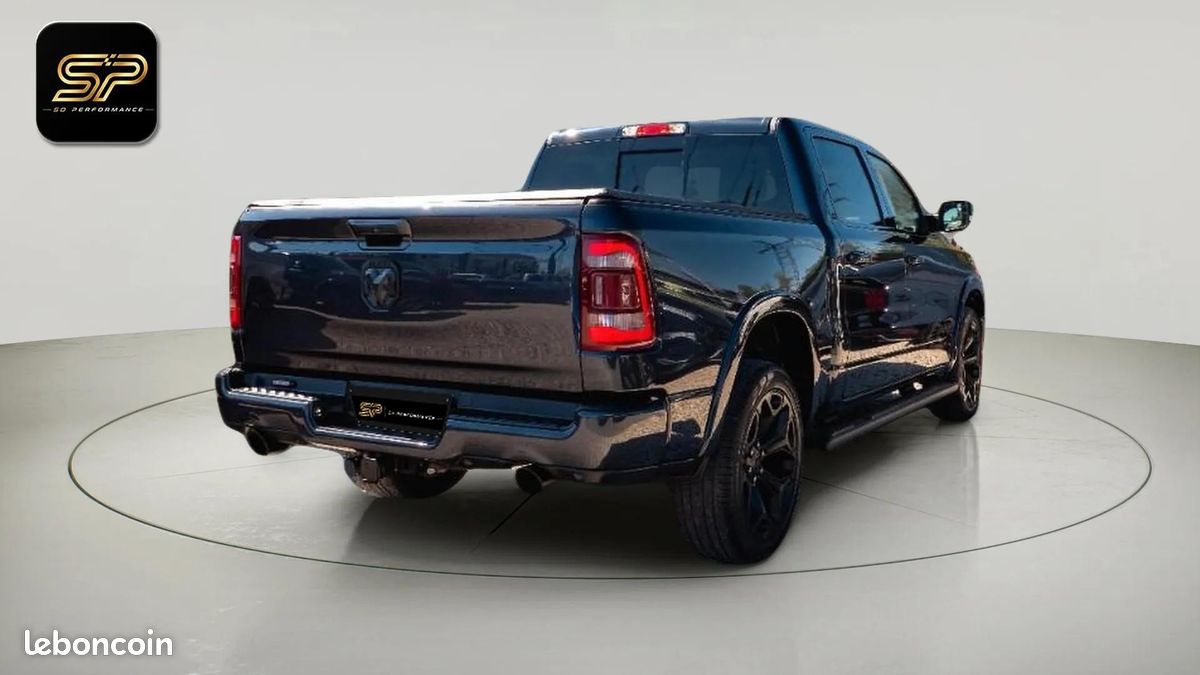 Dodge RAM 1500 Laramie Offroad Night Edition * 5.7 V8 HEMI * 4x4 * Cuir * Alpine * Jantes 22" (image 4)