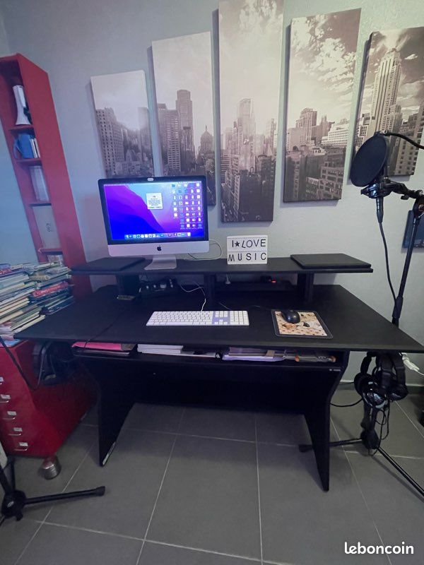 Bureau de gamer ou enregistrement noir (image 6)