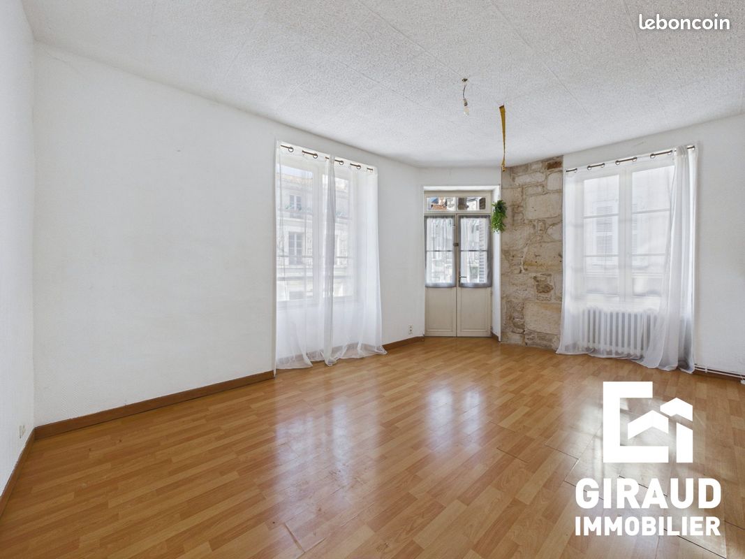Appartement 3 pièces 58 m² · à Fontenay-le-Comte · 58 m² · 79 900 €