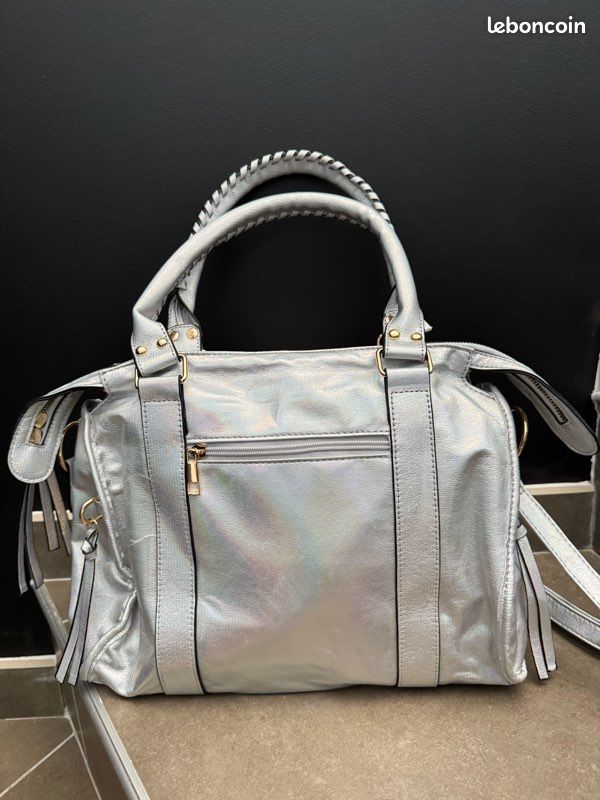 Sac à main ou à bandoulière format A4 argent Accessoires Bagagerie