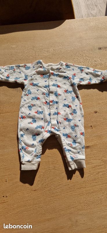 Lot de pyjamas et bodys 3 mois + turubulette (image 1)