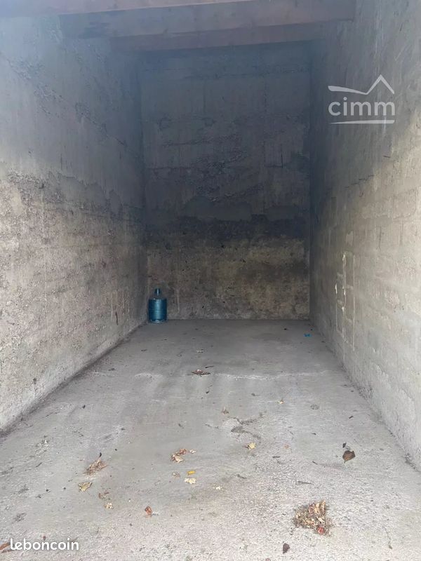 Parking 15 m² · à Valence · 15 m² · 70 €/mois