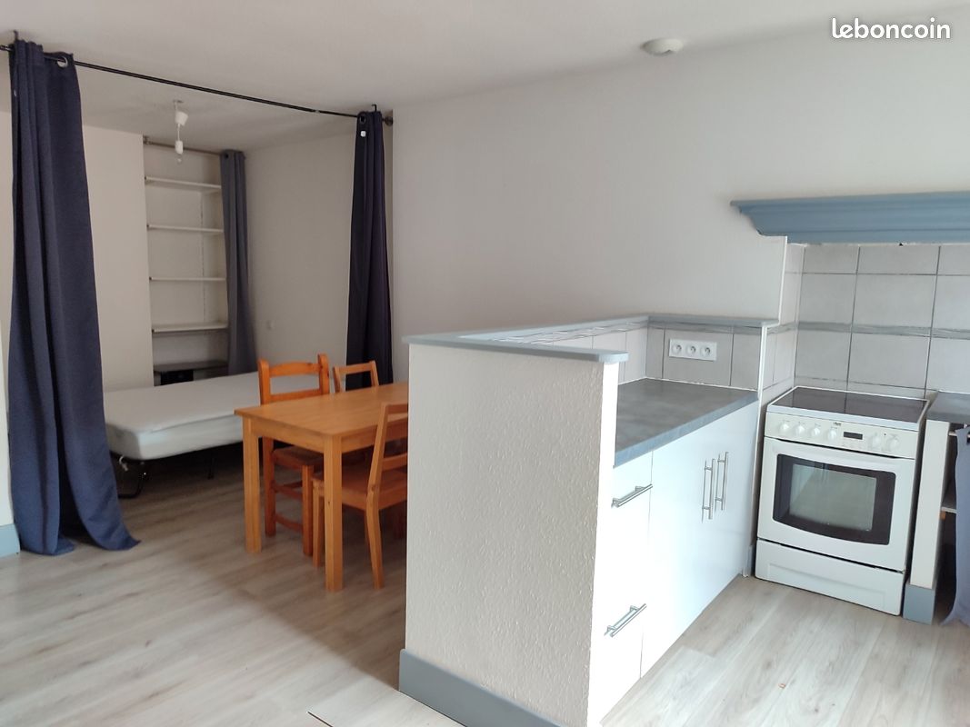 Appartement 1 pièce 30 m² · à Poligny · 30 m² · 380 €