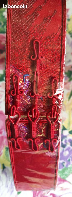 Magnifique caftan rouge avec ceinture Neuf (image 5)