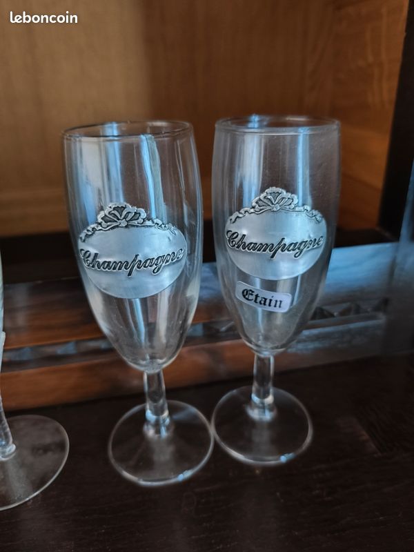 Lot 2 flutes (image 1)