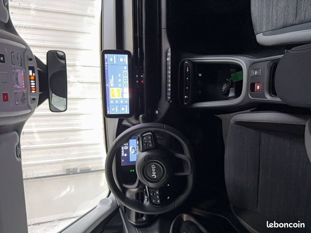 JEEP Avenger 1.2 Turbo T3 100 ch e-Hybrid BVR6 Longitude (image 14)