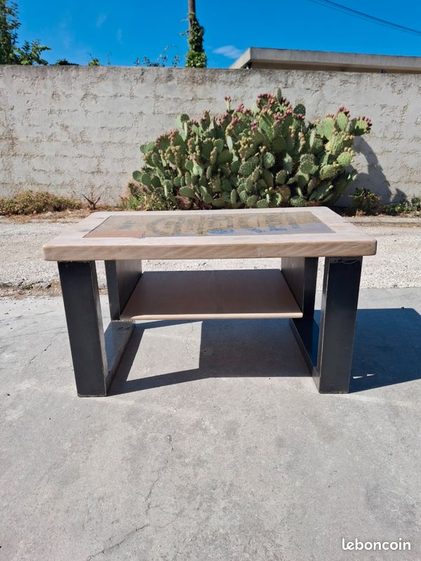 Table basse artisanal (image 1)