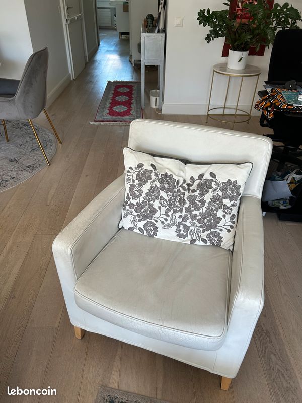 Fauteuil en cuir blanc élégant et confortable - à retirer à Genève, Suisse (image 2)