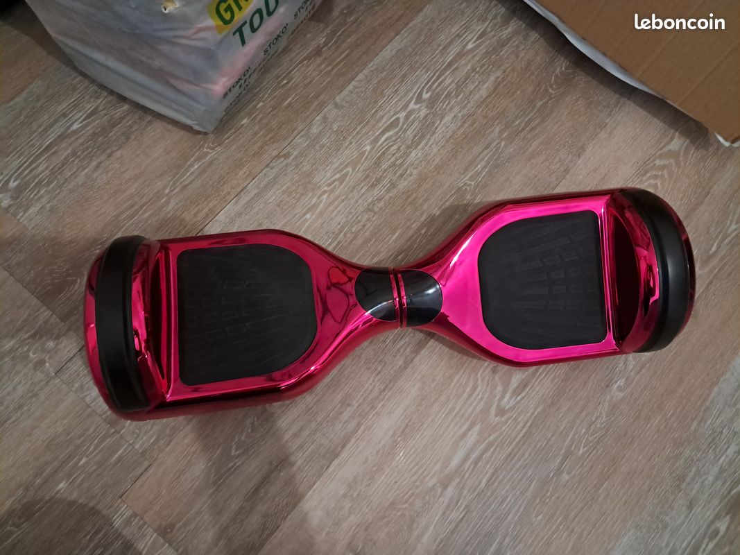 Hoverboard GeekMe 6,5 Pouces Avec Hoverkart – Bluetooth, Auto-équilibrage, Moteur Puissant Pour Enfants Et Adultes !
