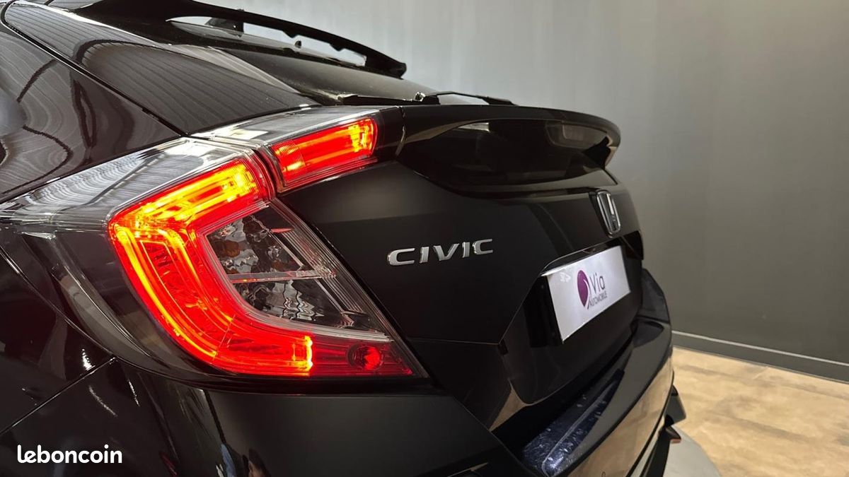 Honda Civic 2018 VTEC 126 Exclusive (image 22)