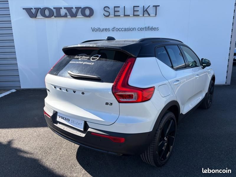 Volvo XC40 B3 163ch Black Edition DCT 7 (image 4)