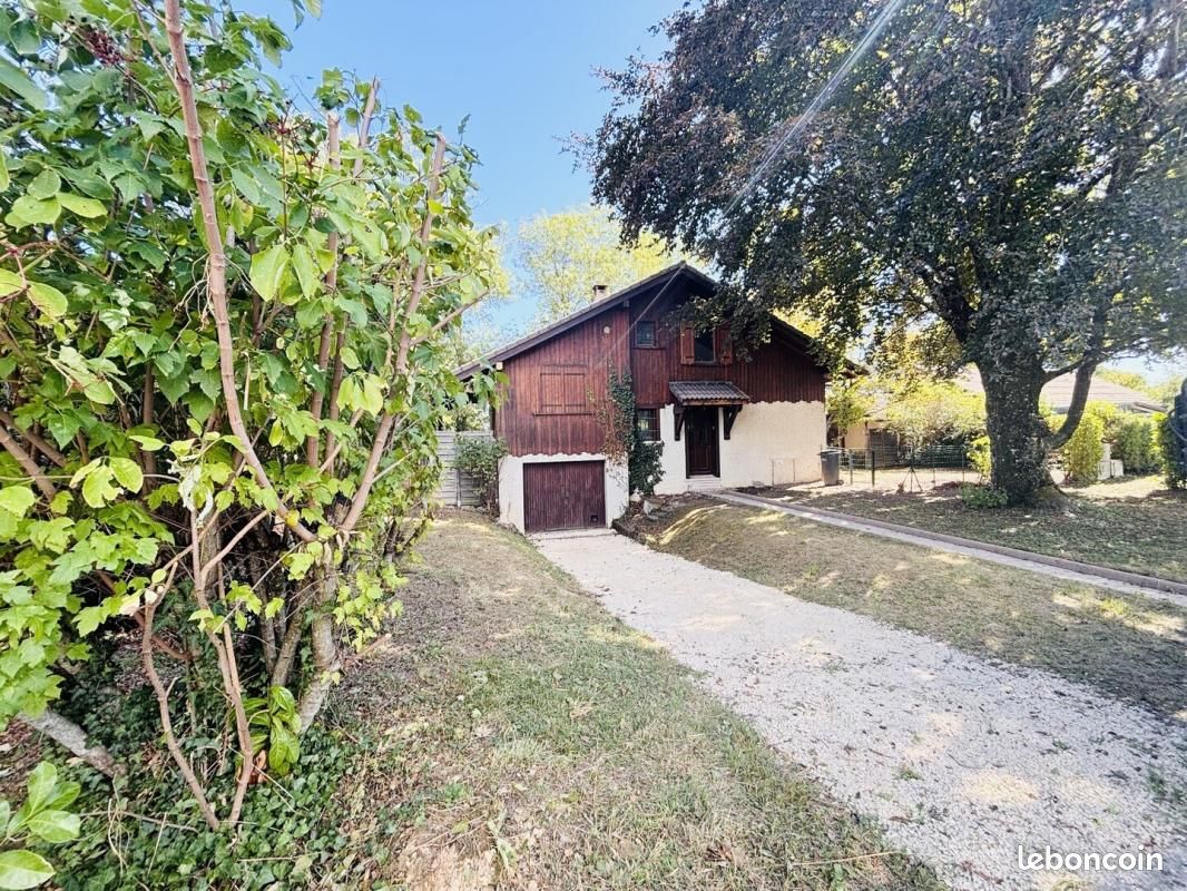 Maison 6 pièces 115 m² · à Thoiry · 115 m² · 585 000 €