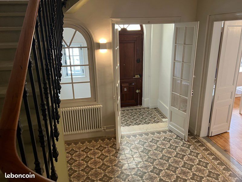 Maison 8 pièces 250 m² · à Bordeaux · 250 m² · 4 500 €/mois