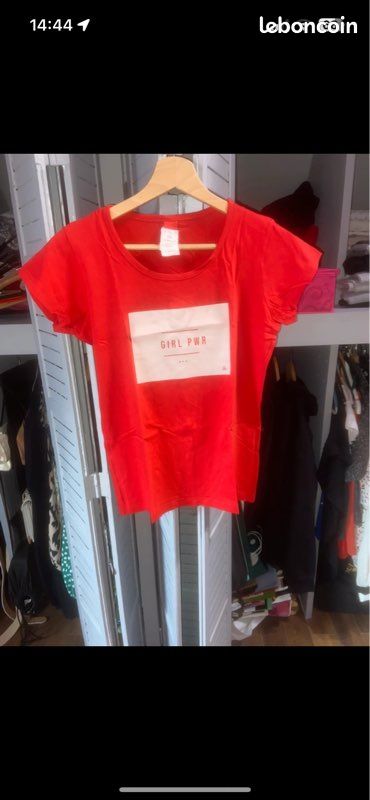 T-shirt rouge (image 1)