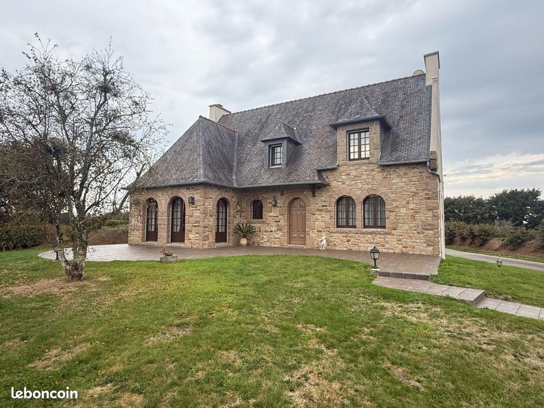 Maison 6 pièces 194 m² · à Milizac-Guipronvel · 194 m² · 360 350 €