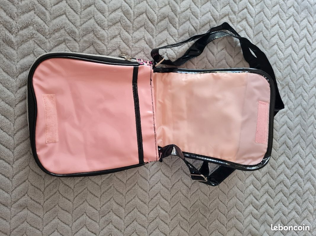 Sac en bandoulière Hello Kitty (VIVOLTA) (image 2)