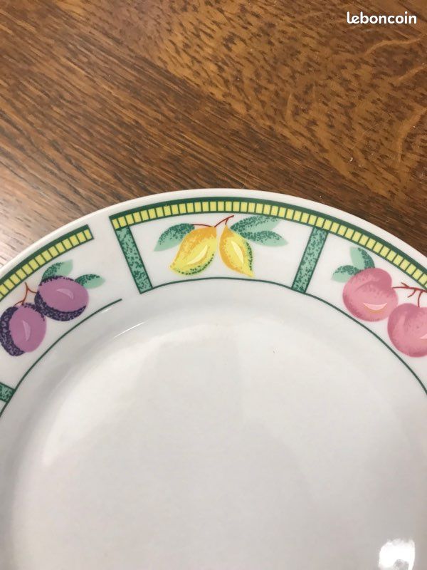 Un lot de six assiettes plates (image 3)