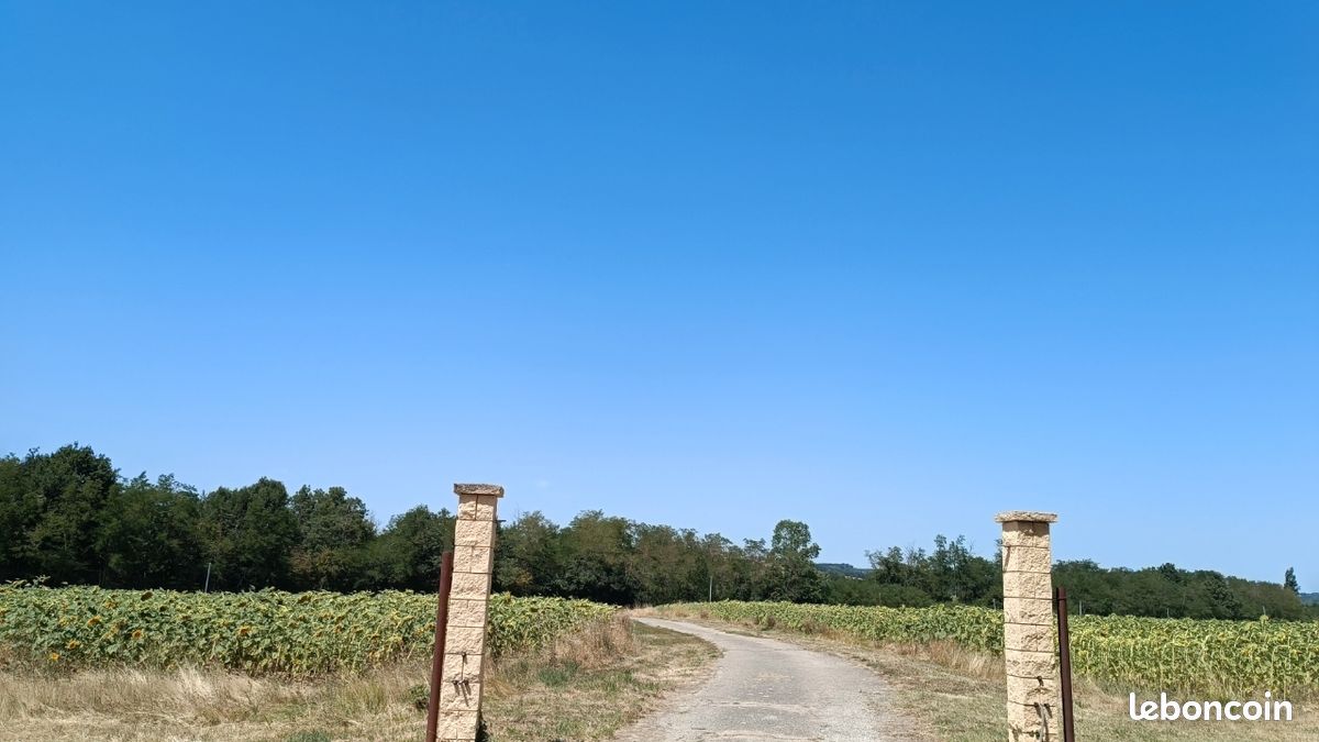 URGENT Corps de ferme 225m² (Lyon/Valence) - Chauffage neuf (image 2)