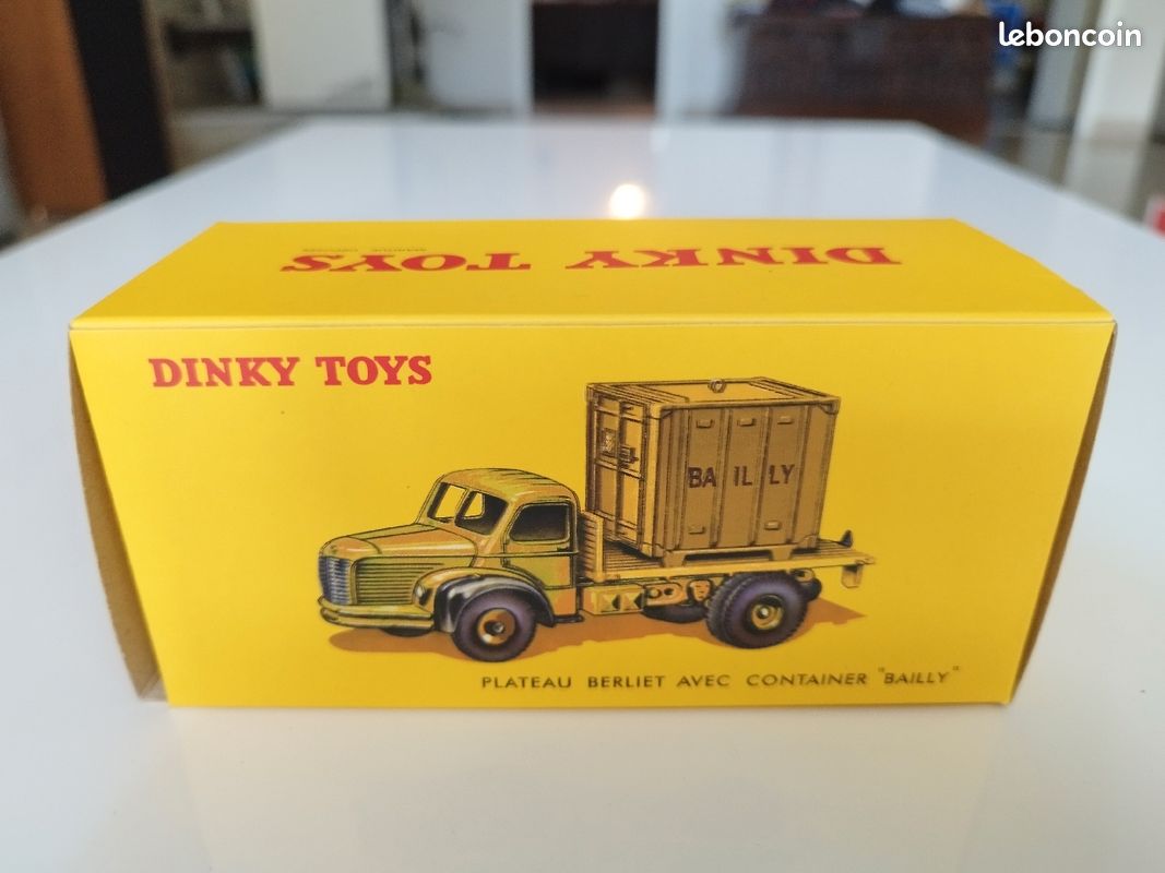 Berlier camion plateau avec container Bailly (image 7)