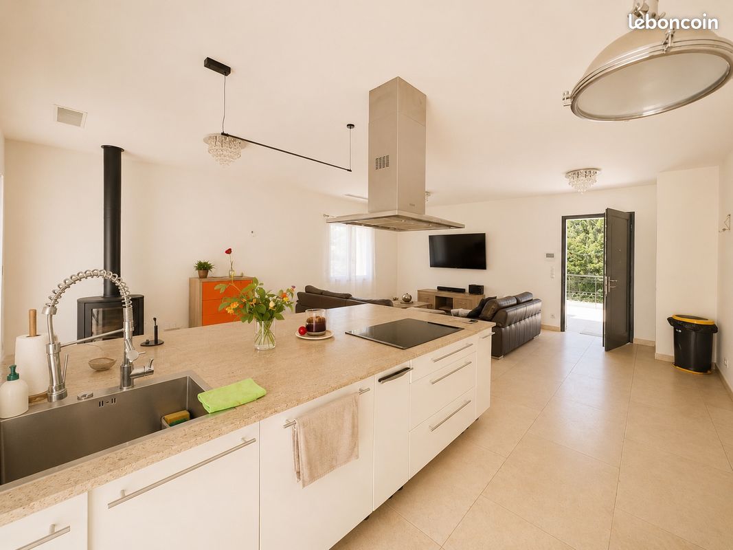 Maison 8 pièces 330 m² · à Allauch · 330 m² · 820 000 €