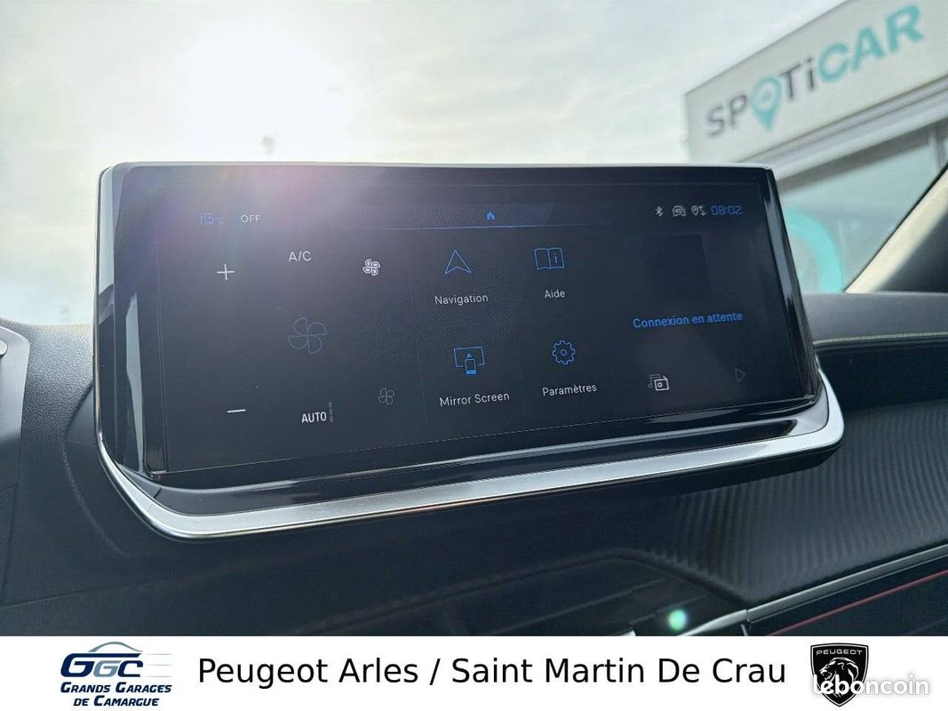 PEUGEOT 2008 Hybrid 145 e-DCS6 GT (image 17)