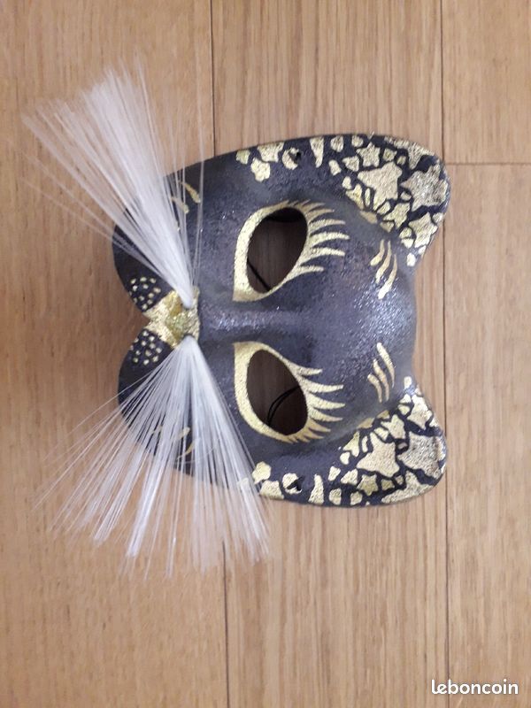 Masque chat noir et or (image 1)