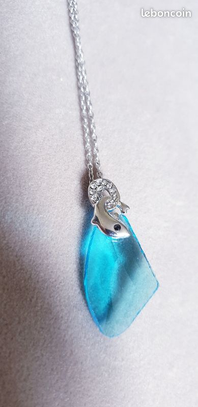 Collier serti de cristaux avec dauphin NEUF (image 2)